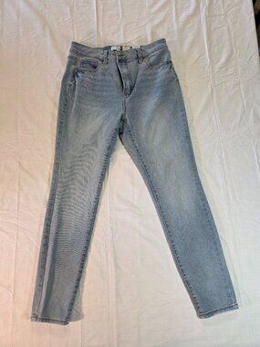 Time and Tru Women's 10 Blue Med Wash Denim Jeans Straight Leg Mid-Rise 28x26